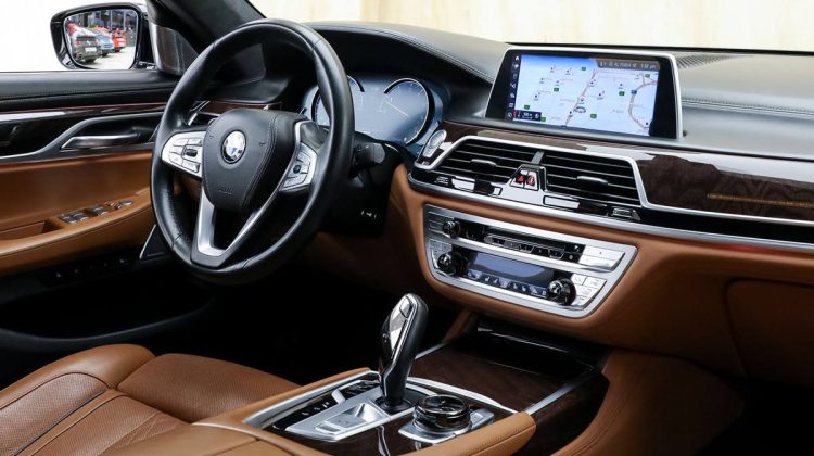BMW 750 Li xDrive | 2018 – GCC – Under Warranty – Service Contract – Excellent Condition | 4.4L V8