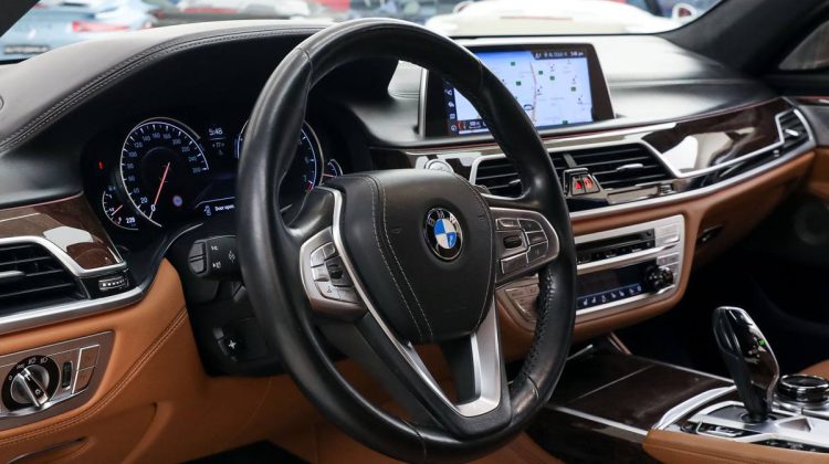 BMW 750 Li xDrive | 2018 – GCC – Under Warranty – Service Contract – Excellent Condition | 4.4L V8
