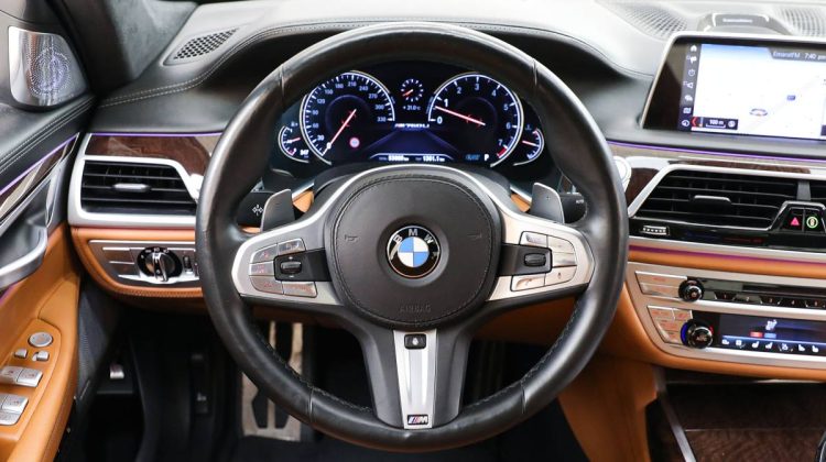 BMW 760 Li M X-Drive | 2019 – GCC – Under Warranty – Service Contract – Perfect Condition | 6.6L V12