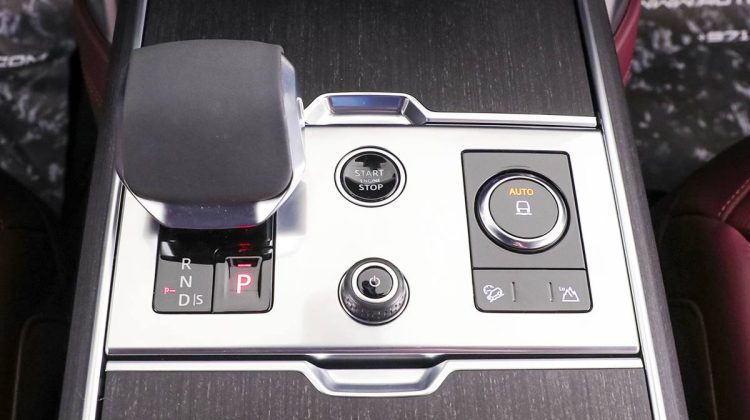 Range Rover Vogue P530 | 2023 – GCC – Low Mileage – Under Warranty – Advanced Safety Technology | 4.4L V8
