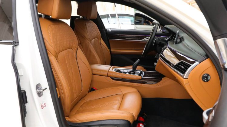 BMW 760 Li M X-Drive | 2019 – GCC – Under Warranty – Service Contract – Perfect Condition | 6.6L V12