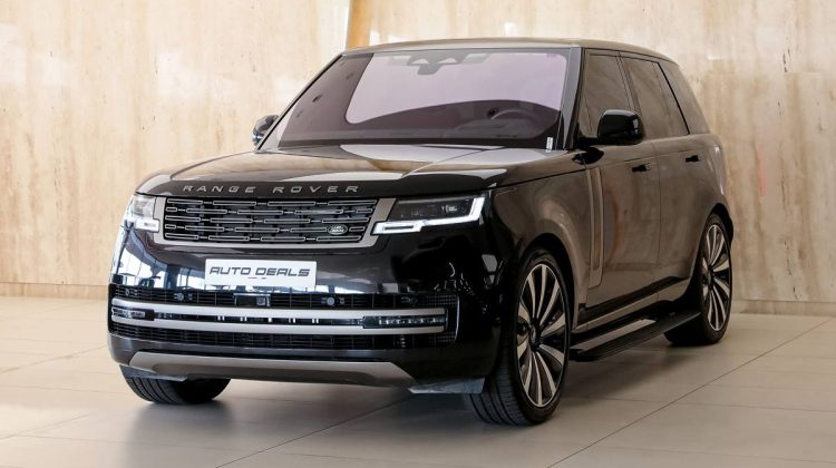 Range Rover Vogue P530 | 2023 – GCC – Low Mileage – Under Warranty – Advanced Safety Technology | 4.4L V8
