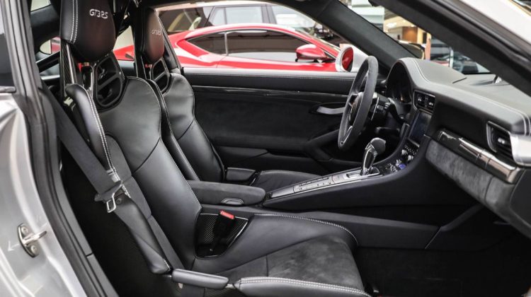 Porsche GT3 RS | 2016 – GCC – Very Low Mileage – Pristine Condition | 4.0L F6