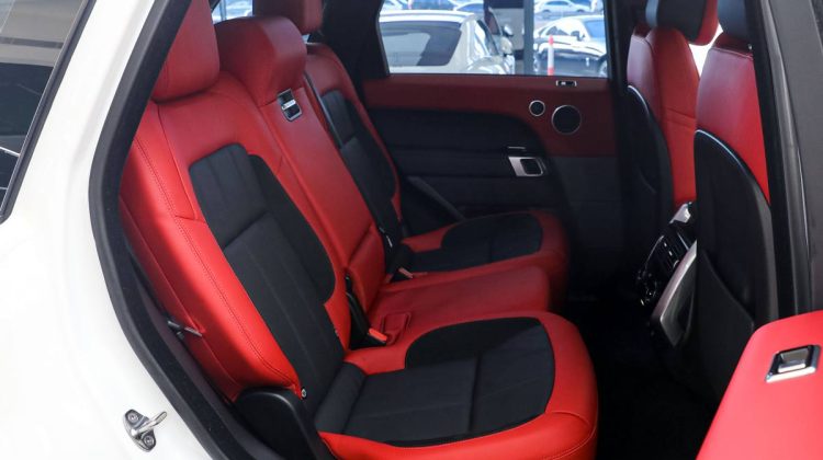Range Rover Sport HST P400 | 2021 – GCC – Under Warranty – Service Contract – Premium Quality | 4.0L F6