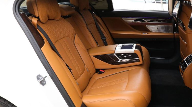 BMW 760 Li M X-Drive | 2019 – GCC – Under Warranty – Service Contract – Perfect Condition | 6.6L V12