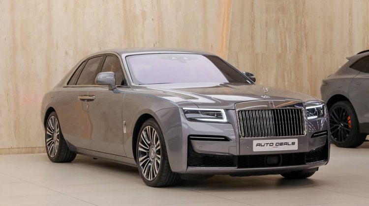 Rolls Royce Ghost | 2022 – GCC – Under Warranty – Very Low Mileage – Full Options – Pristine Condition | 6.75L V12