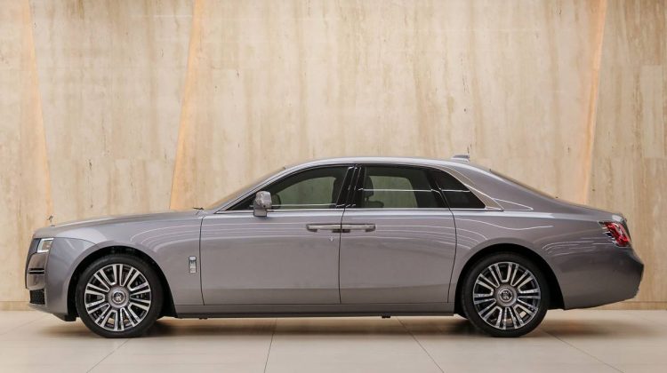 Rolls Royce Ghost | 2022 – GCC – Under Warranty – Very Low Mileage – Full Options – Pristine Condition | 6.75L V12