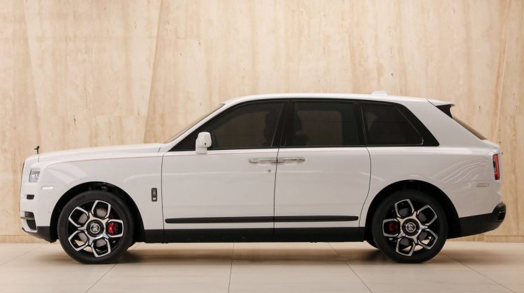 Rolls Royce Cullinan Black Badge | 2022 – GCC – Warranty – Service Contract – Outstanding Features | 6.75L V12