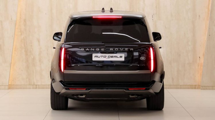 Range Rover Vogue P530 | 2023 – GCC – Low Mileage – Under Warranty – Advanced Safety Technology | 4.4L V8