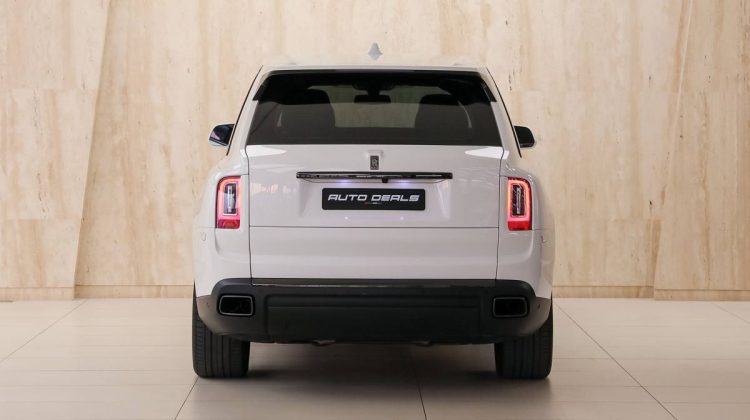 Rolls Royce Cullinan Black Badge | 2022 – GCC – Warranty – Service Contract – Outstanding Features | 6.75L V12