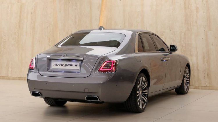 Rolls Royce Ghost | 2022 – GCC – Under Warranty – Very Low Mileage – Full Options – Pristine Condition | 6.75L V12