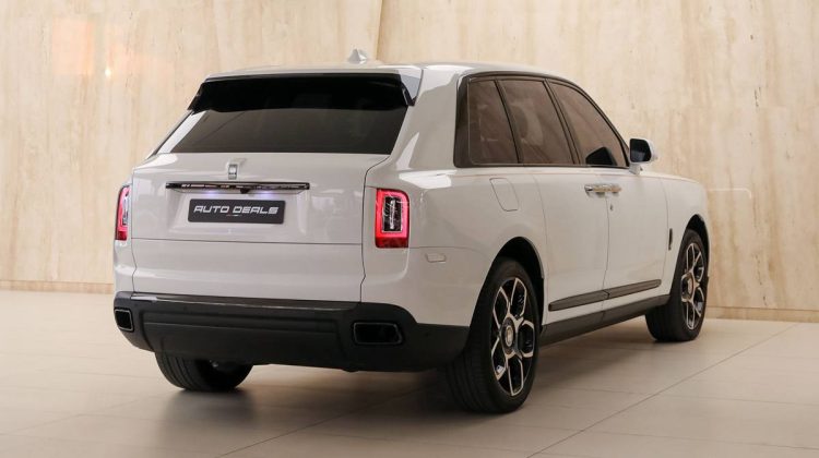 Rolls Royce Cullinan Black Badge | 2022 – GCC – Warranty – Service Contract – Outstanding Features | 6.75L V12