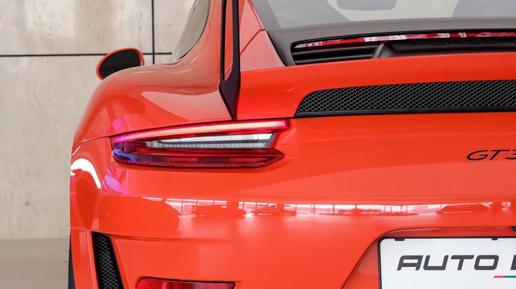Porsche GT3 RS | 2019 – GCC – Under Warranty – Very Low Mileage – Perfect Condition | 4.0L F6