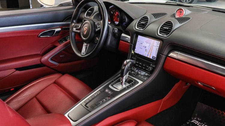Porsche 718 Cayman GTS | 2021 – GCC – Low Mileage – Best in Class – Top of the Range | 4.0L F6