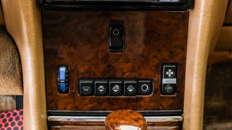 Mercedes Benz SL 560 | 1989 – Best in Class – Service History – Pristine Condition | 5.5L V8