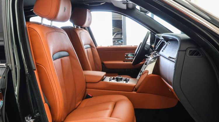 Rolls Royce Cullinan Starlight | 2022 – Warranty – Service Contract – Full Range Options – Advanced Safety System – Pristine Condition | 6.7L V12