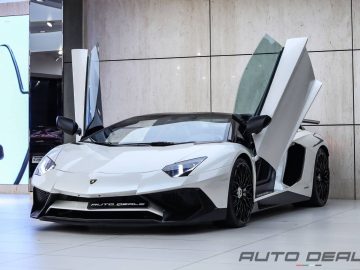 Lamborghini Aventador SV Roadster LP 750-4 | 2017 – GCC – Extremely Low Mileage – Pristine Condition | 6.5L V12