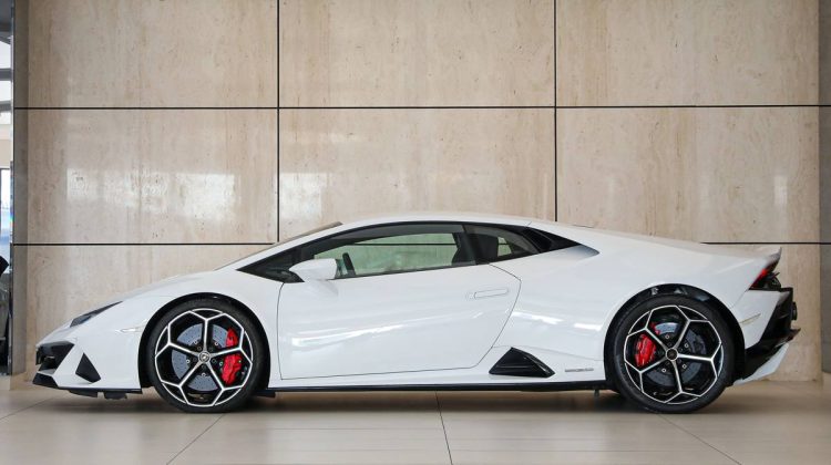 Lamborghini Huracan Evo | 2020 – GCC – Top of the Line – Perfect Condition | 5.2L V10