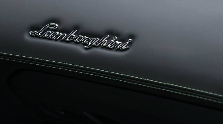 Lamborghini Aventador Roadster | 2014 – GCC – Service History – Extremely Low Mileage – Pristine Condition | 6.5L V12