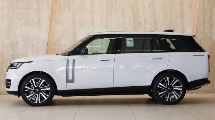 Range Rover Vogue HSE P530 LWB | 2023 – GCC – Warranty – Service Contact – Brand New – Top of the Line | 4.4L V8