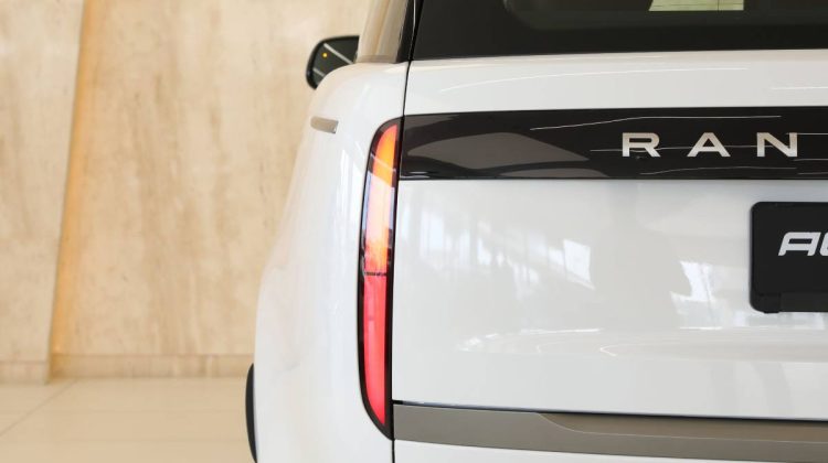 2023 Range Rover Vogue HSE P530 LWB | GCC – Warranty – Service Contact – Brand New