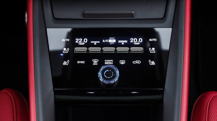 2024 Porsche Macan Turbo Electric | GCC | Brand New | Warranty | Full Options | 95 KWh